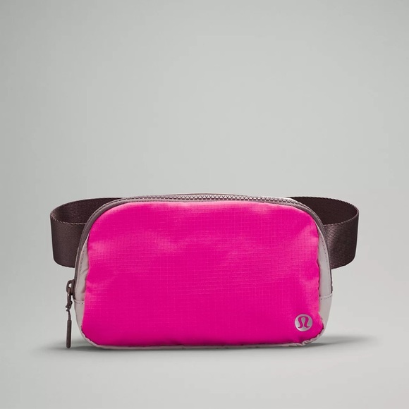 lululemon athletica Handbags - NWT Lululemon belt bag